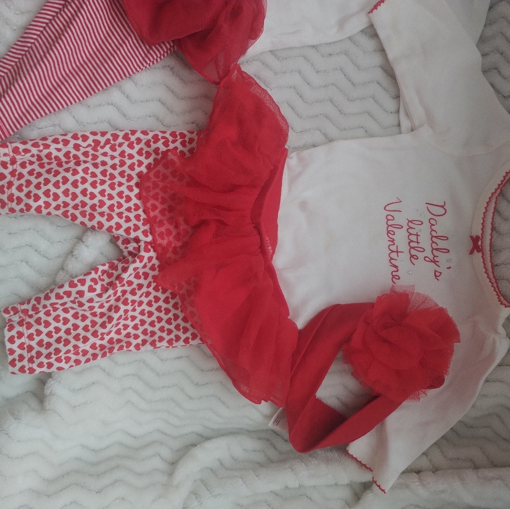 2 Carter's Twin Valentine Onsie & Legging Tutu Set - Picture 3 of 11